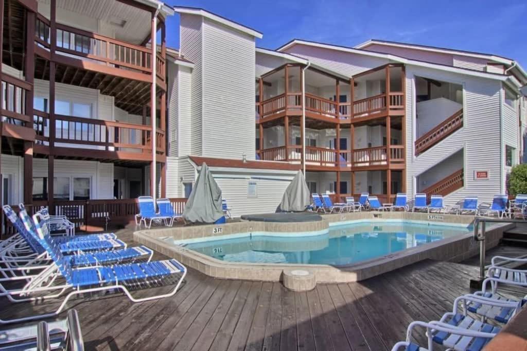 Beachside 102 With Direct Access To The Beach And Pool And Hot Tub 트래버스 시티 외부 사진