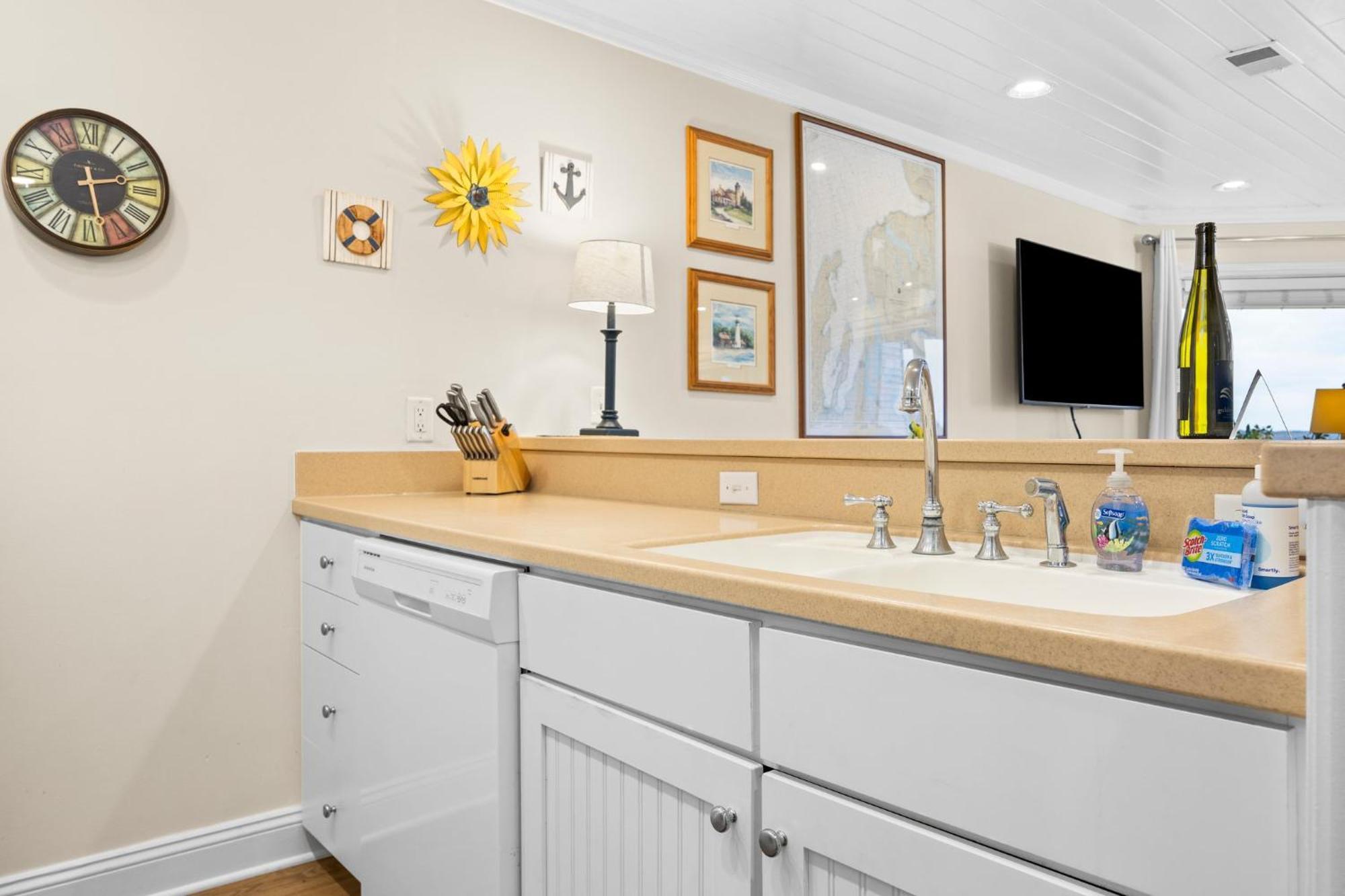 Beachside 102 With Direct Access To The Beach And Pool And Hot Tub 트래버스 시티 외부 사진
