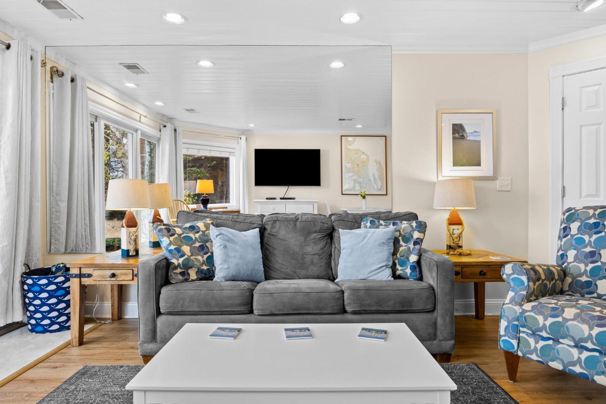 Beachside 102 With Direct Access To The Beach And Pool And Hot Tub 트래버스 시티 외부 사진
